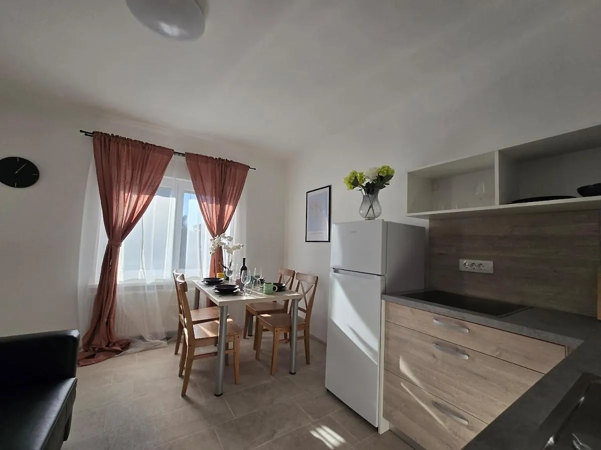 Apartment Barje Ii, Bright&Sunny, Private Parking Ljubljana