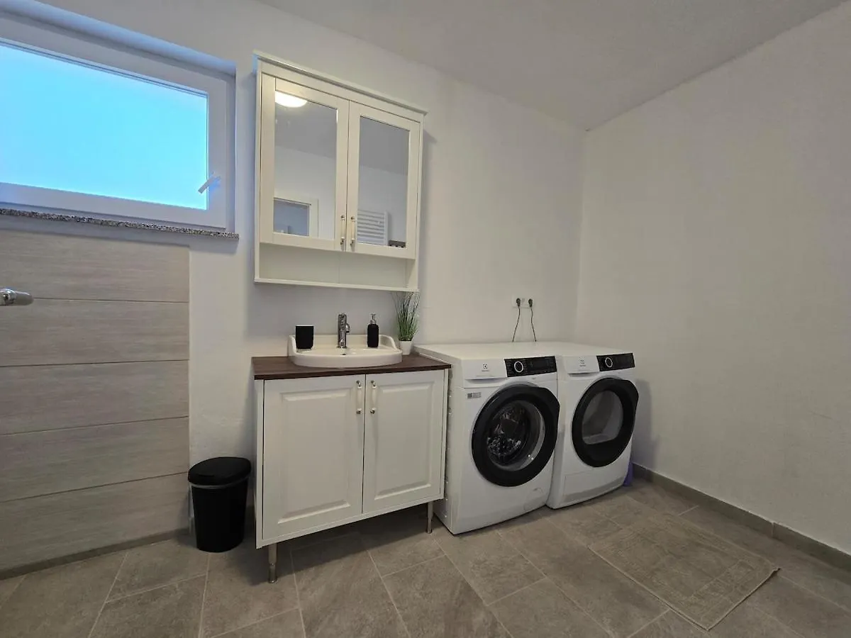 Apartment Barje Ii, Bright&Sunny, Private Parking Ljubljana 0*,  Slovenia